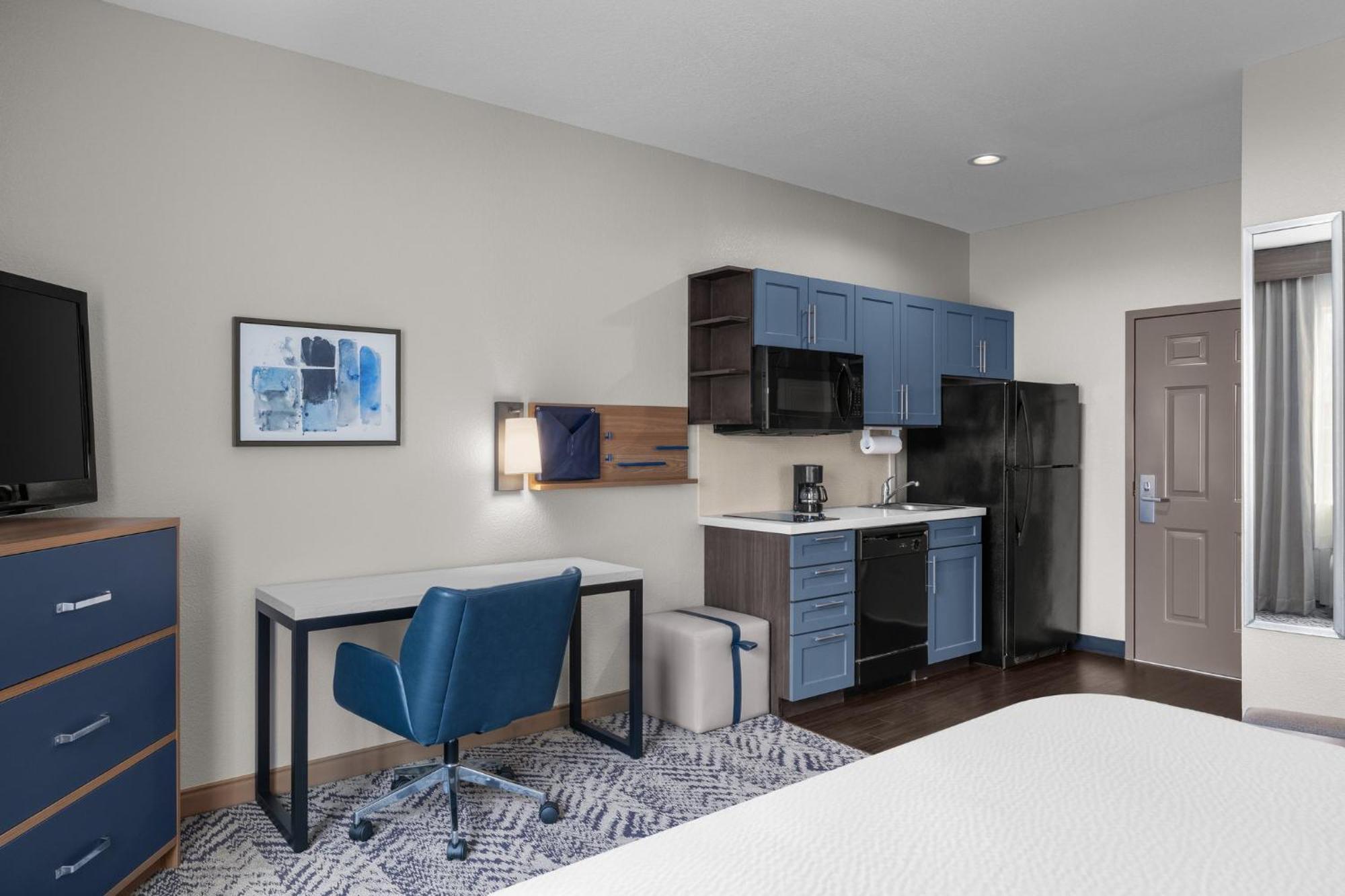 Candlewood Suites Alexandria By Ihg Exterior foto