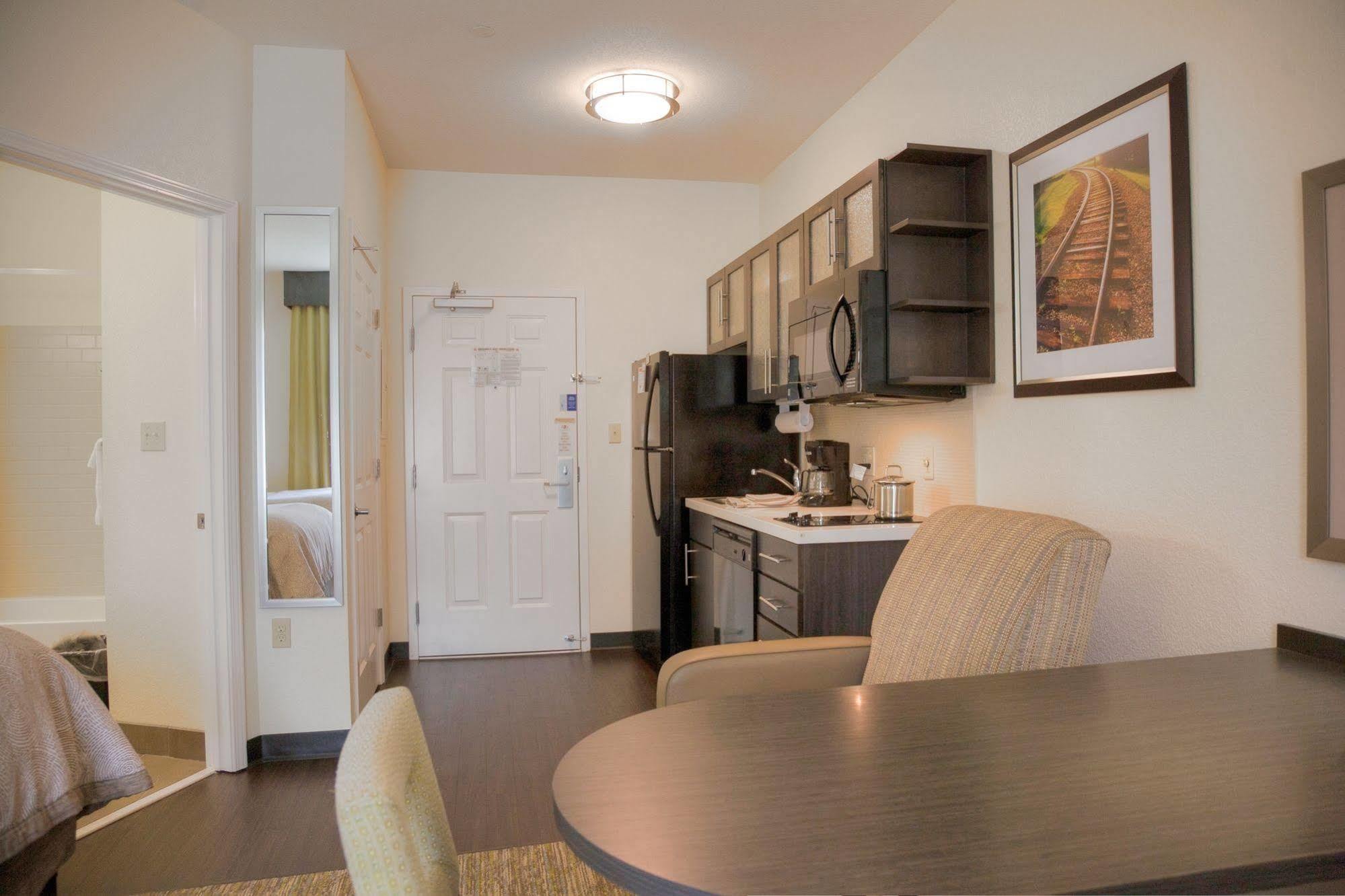 Candlewood Suites Alexandria By Ihg Exterior foto